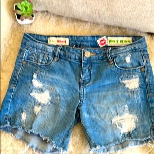Cici Hot Kiss Distressed Denim Jean Shorts